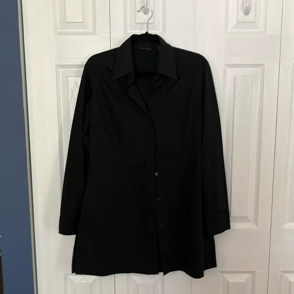 Women’s long sleeve tunic dress shirt.
